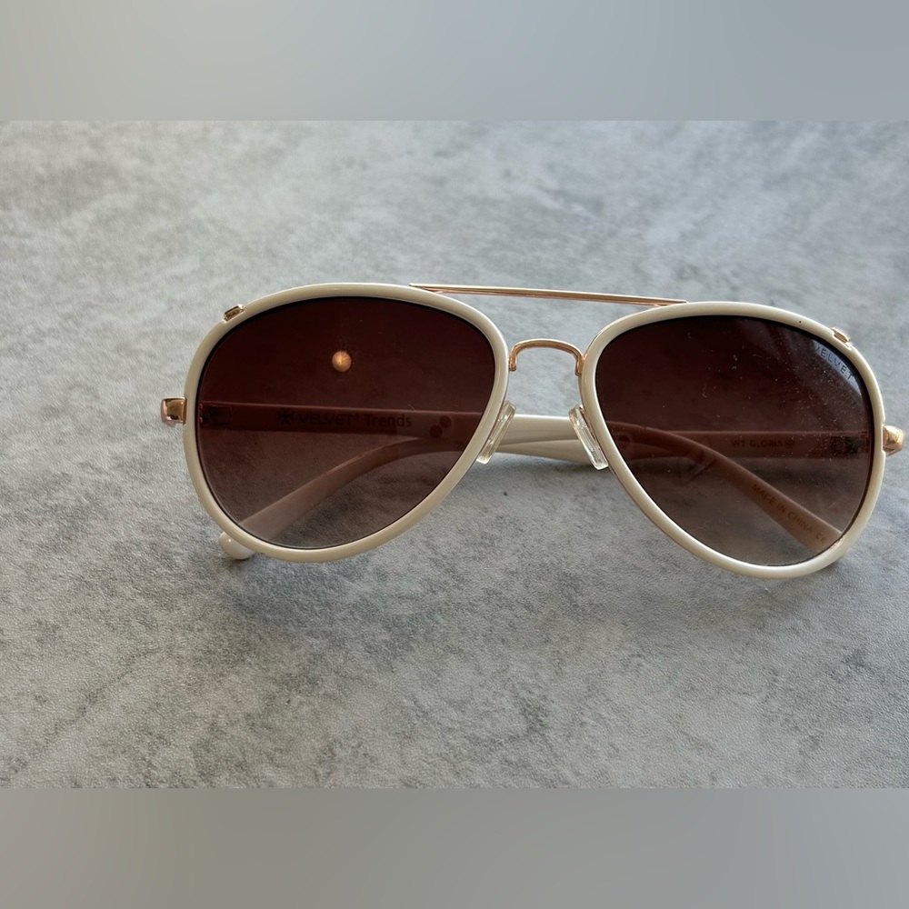 Venus Gloria Sunglasses - Picture 6 of 9